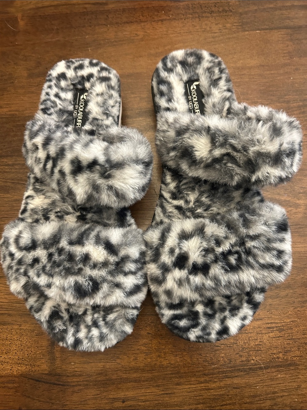 Koolaburra Women's Black and White Faux Fur Double-Band Slide Slippers